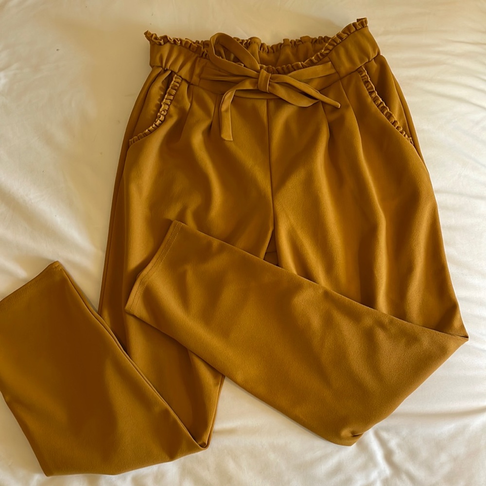 Gold/Mustard dress pants with tie